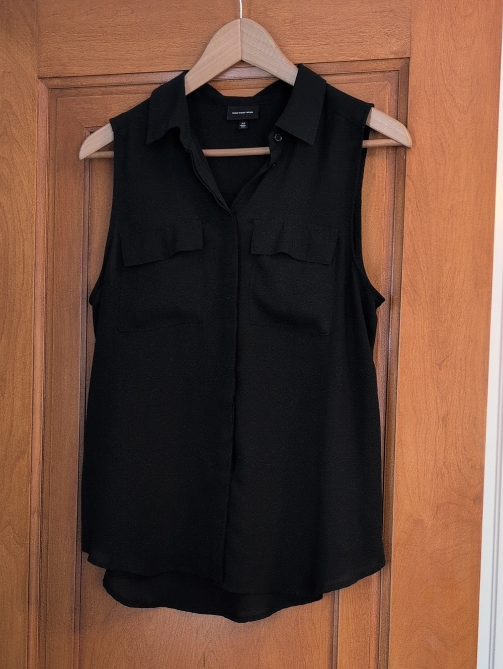 Who What Wear Black Sleeveless Button-Front Collared Blouse